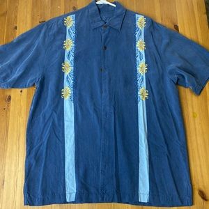 Tommy Bahama Shirt Mens Large Blue White Floral Hawaiian Aloha Camp 100% Silk